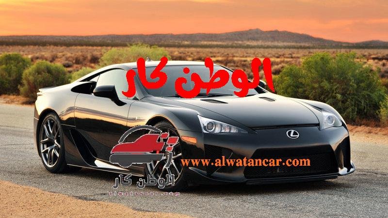 يفضل بعض المشاهير اختيار سيارة لكزس الفخمة الفاخرة ذات المواصفات المتميزة لنجوم هوليوود في لوس أنجلوس، وبعض نماذجها صديقة البيئة الخاصة بهم هي الأكثر اختيارًا بين بعض النجوم البيئية ومحاربي الاحتباس الحراري العالمي وتغير المناخ. سيارة لكزس
