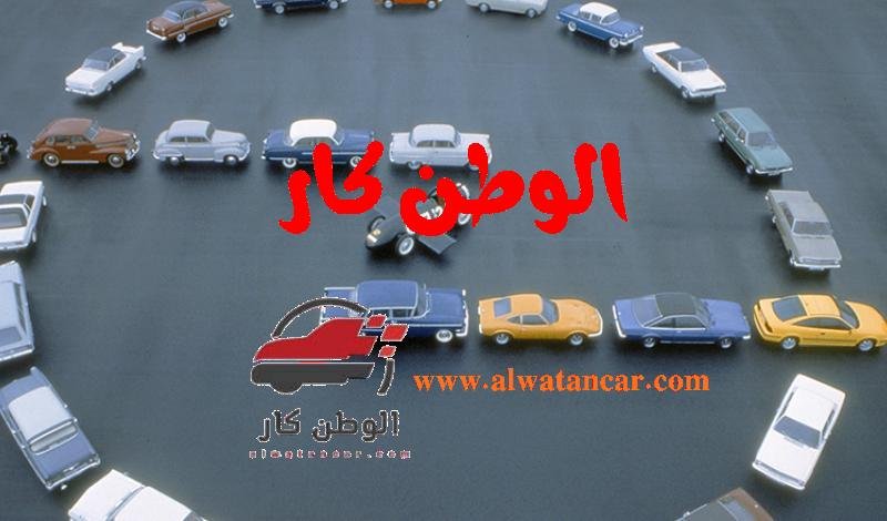 <p>شركة أوبل للسيارات تعود إلى قصة شاب ألماني طموح، أراد أن يتعلم كل شيء عن تصنيع ماكينة الخياطة فسافر وغامر ليصل إلى اختراع جديد
وكانت اختراعاً رائداً في منتصف القرن التاسع عشر ثم عاد إلى وطنه ليؤسس مشروعه الخاص</p>
شركة أوبل للسيارات
نقطة تحول في حياة آدم أوبل
<p>مع بداية حياة آدم أوبل في تنفيذ مشروعه حقق نجاحاً كبيراً وتوجه من ورشته البسيطة التي كانت سابقا حظيرة مواش إلى أكبر مبني في مدينة روزلسهايم
وبعدها بفترة قصيرة استغل نجاحه الأول بالتوجه إلي نوع جديد من الاستثمار وهو بيع الدراجات
وابناه شاركا أيضاً في سباقات الدرجات للتشجيع على شرائها
وكانت تتكون الدراجة من عجلة عملاقة فوقها مقعد صغير وخلفها عجلة صغيرة الحجم
وبالطبع حقق آدم النجاح المطلوب وتوفي في عام 1895 بعدما صنع سُمعة قوية في مجال الدراجات والماكينات</p>
<p>ابن عائلات أوبل والدخول في عالم السيارات
دخل أبناء أوبل في شراكة مع فريدريك لوتزمان وكان يضع تصاميم للسيارات
وقاموا بإطلاق أولى سيارتهم عام 1899 ولم تتلقى نجاحاً كبيراً فتم إنهاء الشراكة بعد عامين
وبعد هذا مباشرة قاموا بتوقيع اتفاقية مع شركة فرنسية ناشئة في عام 1901
وذلك لأجل تصنيع السيارات تحت اسم (أوبل داراك)
وأولى سيارتهم أطلقوها في معرض هامبورج بألمانيا ثم بدأ الإنتاج بعدها بأربع أعوام
ليكون جسم السيارة من أوبل وهيكلها من داراك</p>
سيارة الطبيب
<p>في عام 1909 قدمت الشركة سيارتها الجديدة المعروفة باسم سيارة الطبيب
وأخذت شهرة كبيرة في السير خلال الطرق غير الممهدة مع سعرها المناسب الذي كان يساوي وقتها أسعار الطرازات الفاخرة</p>
الصانع الأكبر في أوروبا
<p>شركة أوبل للسيارات أبهرت العالم وخصوصاً شركة السيارات الثمينة جنرال موتورز الأمريكية
فقررت بعدها شراء 80% من أسهم الشركة في عام 1929
ووصل عائلة أوبل في ربحها إلى 33 مليون دولار وهو ما يعادل أكثر من 12 مليون دينار
وتوجهوا لبناء مصنع ثان في براندإن برج لإنتاج الشاحنات الخفيفة
وحققوا نتائج غير عادية وفي عام 1935 أصبحت شركة أوبل أول صانعة للسيارات في ألمانيا
ويصل إنتاجها السنوي إلى 100 ألف سيارة
وفي عام 1937 ارتفعت الأرقام كالصاروخ لتصل على 130 الف وحدة
والمصانع الخاص بها احتل المرتبة الأولى في إنتاج السيارات في أوروبا</p>
أوبل اليوم
<p>الجدير بالذكر أن فترة الأربعينيات هي المرحلة الوحيدة التي حدث فيها تراجعاً للشركة
وبينما حدثت الحرب العالمية في 2008 وافقت شركة جنرال موتورز على بيع 55% من أسهم أوبل لشركة مانجا
واليوم تنتج الشركة 13 طرازاً من السيارات
وتتنشر في أكثر من 50 دولة مع تصنيع المحركات وأجزاء السيارات
بالإضافة إلى شعار الشركة الذي يخطف الأنظار فالشعار لشركة أوبل يشبه البرق
وهي بالفعل وصلت لنجاح المرغوب به منذ ظهورها حتى وقتنا هذا</p> شركة أوبل للسيارات