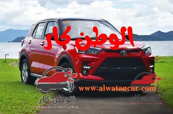 إن سيارة تويوتا Raize 2022 1.2L E تأتي بهيكل ذات وزن خفيف وصلب، فتصميمها الداخلي مصمم بدقة عالية، حيث تأتي بمساحة داخلية واسعة بمسافة 900 مم بين المقاعد الأمامية والمقاعد الخلفية، فهي تتميز بجو ديناميكي شاب وحيوي، فهي تأتي بالعديد من المواصفات والمميزات. تويوتا Raize 2022 1.2L E