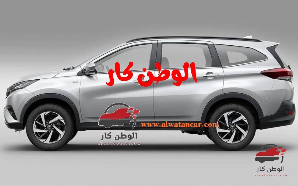 إن سيارة تويوتا راش STD 2020 توجد في الأسواق بعدة ألوان، تأتي بطول يبلغ 4.43 مترًا مع عرض يصل إلى 1.69 متر وإرتفاع 1.70متر، تأتي بسعة خزان تصل إلى 45 لترا، حيث تعمل تلك السيارة بنظام الدفع الخلفي، تأتي السيارة بسعر يبدأ من 65.730 ريال تقريبًا، هذا السعر يكون شامل للضريبة والقيمة المضافة. تويوتا راش STD 2022