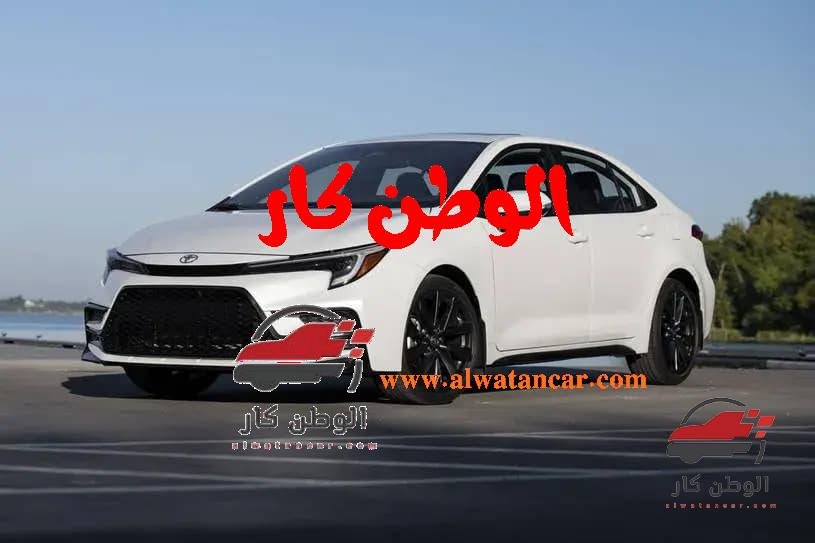 تتوفر السيارة تويوتا كورولا 2023 1.6L Active اليابانية الصنع بالعديد من الملحقات تشمل إنذار خاص بمنع السرقة و airbags ومسند في المنتصف للذراع، وأيضاً كاشف للتصادم، وقفل مركزي، كما يوجد بها شاشة عرض للمعلومات وستارة خلفية إلكترونية، وتم تصنيع مقابض الأبواب من الكروم وأيضا أنابيب العادم، كما توجد بها مرايا إلكترونية في الأبواب، ومرآة التعتيم الأوتوماتيكية. تويوتا كورولا 2023 1.6L Active