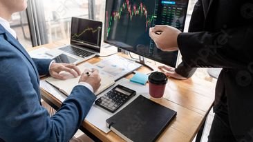 يتجه الكثير من المستثمرين إلى أسواق المال كسوق أكثر ربحية عن غيره من الاستثمارات الأخرى، وهو ما يجعلهم يغضون الطرف عما يتطلبه ذلك الاستثمار من معرفة علمية وخبرة عملية للتعامل مع تلك الأسواق المتقلبة بطبيعتها، وكذلك فقد تغيب عنهم حقيقة ارتفاع مخاطرة الاستثمار في تلك الأسواق المقترنة بربحيتها العالية و نتيجة لذلك فمن السهل توقع ما يتعرض له المستثمرون من خسائر. اكتشف كيف نقرب أسواق المال العالمية اليك واستثمر بكل بثقة وسهولة