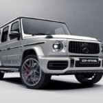 تعتبر سيارة مرسيدس جي كلاس من أشهر سيارات الدفع الرباعي الفاخرة في العالم، وتتميز بتصميمها القوي والتقليدي وقدراتها العالية على الطرق الوعرة. مرسيدس جي كلاس 2023 السعر واهم المميزات