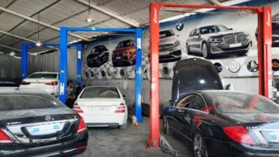 في هذا المقال، سنلقي نظرة على افضل مراكز صيانة السيارات في القاهرة بناءً على مجموعة من العوامل، بما في ذلك جودة الخدمة، والأسعار، وتنوع الخدمات المقدمة، تعد القاهرة واحدة من أكبر المدن في العالم ونتيجة لذلك، فهي موطن لعدد كبير من مراكز صيانة السيارات ومع ذلك، ليس كل هذه المراكز متساوية، فبعضها يقدم خدمة عالية الجودة وأسعار معقولة، بينما البعض الآخر يقدم خدمة رديئة وأسعار مرتفعة. صيانة السيارات في القاهرة