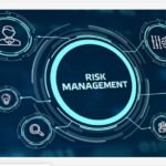 إن صنع القرار يتضمن جانب مهم وهو الإيمان باحتمالية وجود مخاطر وتحديدها بقدر الإمكان للتصرف بشكل جيد إذا ما تعطلت الأنظمة أو حدث خطأ في العمليات الإنتاجية، لذلك ظهرت أهمية مهام إدارة المخاطر في هذا الصدد ليكون هناك أدوار مختلفة داخل الهيئات الحكومية والخاصة تحقق الأهداف المنشودة وهي تطوير العمليات والوصول إلى درجات عالية من الأمان مهام إدارة المخاطر