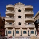 يعتبر الحجر الهاشمي من الأحجار الطبيعية الرائعة التي تتميز بمظهرها الجميل وقوتها الفائقة. يشكل هذا الحجر جزءًا لا يتجزأ من تراث البناء والديكور، حيث يُستخدم منذ آلاف السنين في العالم العربي وخاصة في مصر. الحجر الهاشمي