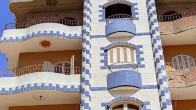 في هذا المقال، سنستكشف مجموعة من فوائد المحارة الجاهزة التي تضيف لمسة فنية وجودة عالية للمشاريع الإنشائية. سنتناول كيف يمكن أن تعزز المحارة الجاهزة جمال المنازل وتوفر تحسينًا فعّالًا للواجهات، مع التركيز على الجوانب الجمالية والعملية التي تجعلها خيارًا محبوبًا بين المهنيين في مجال البناء وأصحاب المنازل على حد سواء. فوائد المحارة الجاهزة