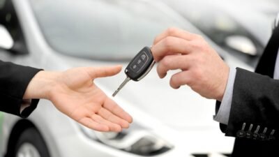 تعتبر خدمة سيارات للايجار اليومي بدون سائق في مصر خيارًا مثاليًا للمسافرين الذين يبحثون عن حرية ومرونة في تنقلاتهم. سواء كنت في رحلة عمل أو في عطلة سياحية، يمكنك الاستمتاع بقيادة سيارتك الخاصة واستكشاف المعالم السياحية والشوارع الحيوية في مصر بكل راحة. نقدم مجموعة متنوعة من السيارات لتلبية جميع احتياجاتك، بدءًا من السيارات الاقتصادية الصغيرة وصولًا إلى السيارات الفاخرة. مع خدمة تأجير السيارات اليومية بدون سائق في مصر، لن تقلق بشأن تكاليف الصيانة أو الالتزامات الطويلة الأمد. احجز سيارتك اليوم واستمتع بتجربة سفر خالية من المتاعب. خطوات الحصول علي سيارات للايجار اليومي بدون سائق في مصر