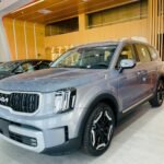 مع الإطلاق الجديد لسيارة كيا تيلورايد 2024 تستعد لتحديث واجهة سوق السيارات بمظهرها الأنيق والقوي. تتميز السيارة الجديدة بتصميمها الأنيق الذي يجمع بين الفخامة والأداء العالي، مما يجعلها خيارًا مثاليًا لعشاق السيارات الرياضية متعددة الاستخدامات. بفضل مزاياها التكنولوجية المتقدمة وقدرتها على التكيف مع مختلف الظروف الطرقية، تعد كيا تيلورايد 2024 رمزًا جديدًا للتطور في عالم السيارات العصرية. كيا تيلورايد 2024