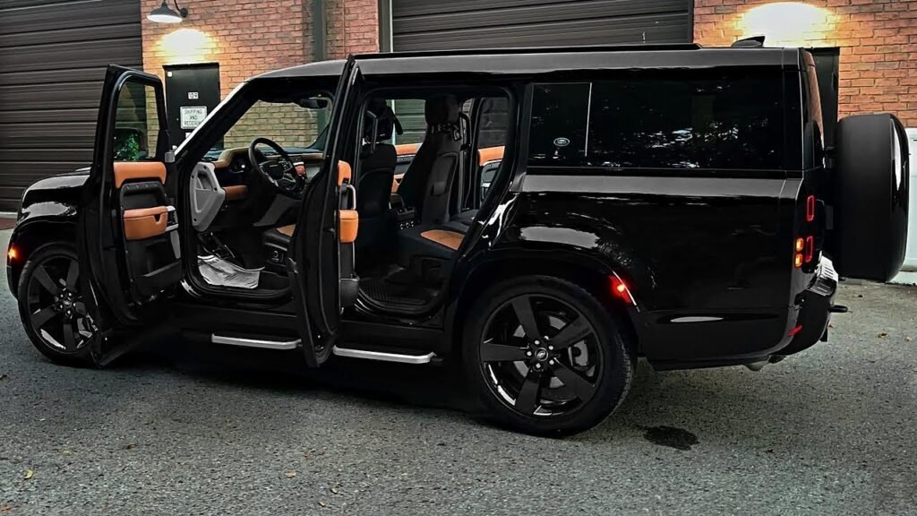 لاند روفر ديفندر 2024