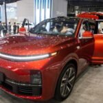 شهدت مبيعات السيارات في الصين زيادة ملحوظة بنسبة 4.3% في سبتمبر 2024 مقارنة بنفس الشهر من العام الماضي، بعد تراجع دام خمسة أشهر متتالية. جاءت هذه الزيادة مدفوعة بدعم حكومي يشجع على استبدال السيارات كجزء من حزمة تحفيز اقتصادية أوسع، وفقًا لما أوردته قناة العربية. مبيعات السيارات في الصين تعود للانتعاش بعد تراجع استمر 5 أشهر