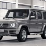 تعتبر مرسيدس جي كلاس 2023-2024 واحدة من أفضل سيارات الدفع الرباعي الفاخرة في العالم، حيث تجمع بين الفخامة والأداء القوي. يتفاوت سعر سيارة جي كلاس 2023 - 2024 حسب الموديل، مع وجود طرازات متعددة مثل G 500 وG 63 AMG التي تتميز بمحركات قوية وأداء استثنائي. تتميز السيارة بمحرك سعة 4.0 لتر V8 مع شاحن توربيني مزدوج، مما يمنحها قوة كبيرة تضمن تجربة قيادة مميزة. بالإضافة إلى ذلك، تقدم جي كلاس مجموعة من ميزات الأمان المتقدمة مثل نظام مراقبة النقاط العمياء والتحذير من التصادم، مما يجعلها الخيار المثالي للسائقين الذين يبحثون عن الأداء والسلامة في سيارة واحدة، من خلال الوطن كار يمكنك معرفة الكثير عن أسعار السيارات. سعر سيارة جي كلاس 2023 - 2024