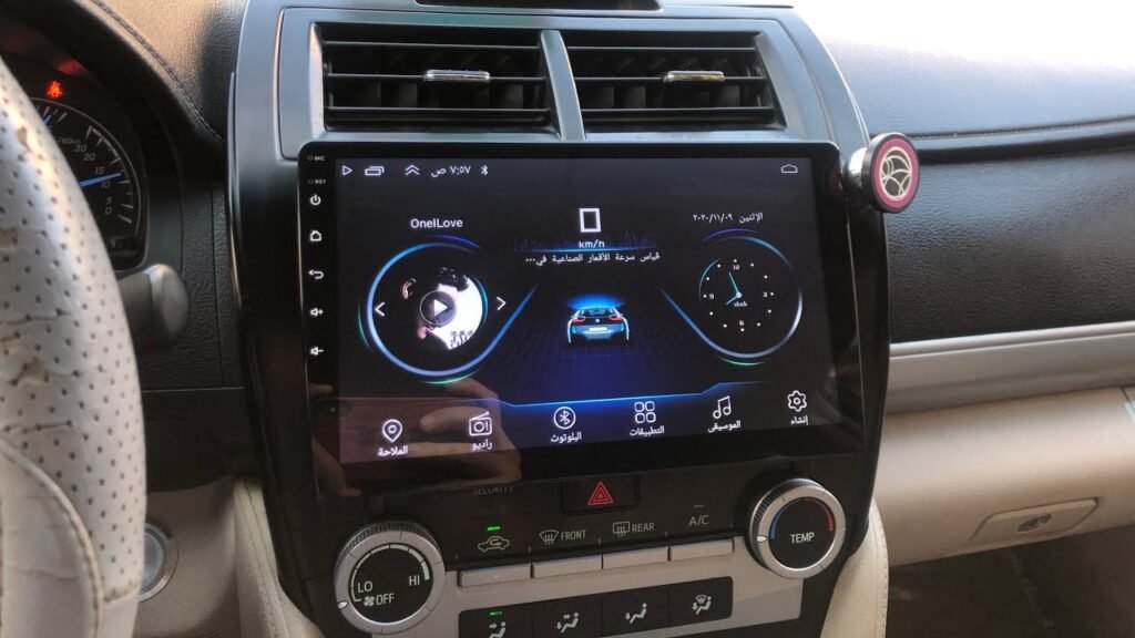 شاشات السيارات الذكية