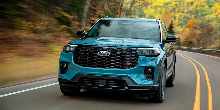 من جيب إلى فورد: كيف تُسهم شراكات المشاهير في تعزيز مبيعات السيارات؟ في عالم السيارات، لا يقتصر النجاح على جودة التصنيع أو الابتكار في التصميم فقط، بل يمتد إلى القدرة على التأثير في الجمهور وجذب انتباههم، ومع تطور استراتيجيات التسويق، أصبح التعاون مع المشاهير إحدى أهم الوسائل لتعزيز مكانة العلامات التجارية وزيادة مبيعاتها، ومن سيدني سويني إلى ديريك جيتر، نستعرض أبرز الشراكات بين نجوم هوليوود وعلامات السيارات، وكيف أسهمت هذه الشراكات في تغيير ملامح صناعة السيارات. من جيب إلى فورد: كيف تُسهم شراكات المشاهير في تعزيز مبيعات السيارات؟