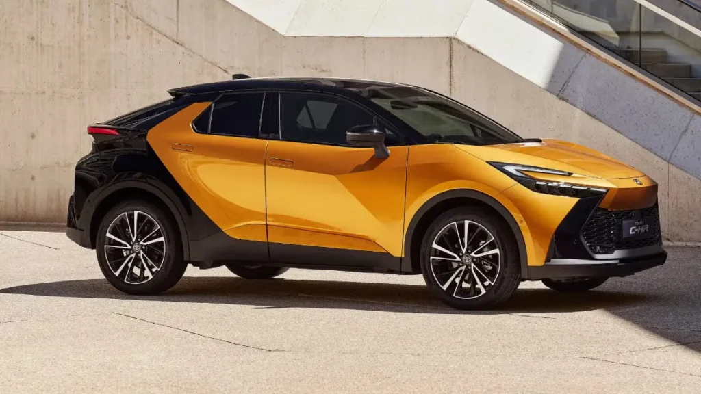 تعتبر سيارات تويوتا من أبرز الخيارات في سوق السيارات، حيث تتميز بتنوع كبير في الفئات والموديلات التي تلبي احتياجات مختلف العملاء. من بين هذه السيارات، تبرز تويوتا كورولا 2024 الشكل الجديد، التي تتمتع بتصميم عصري ومواصفات متميزة سواء من حيث المحرك أو التجهيزات الداخلية. بالنسبة إلي سعر سيارة تويوتا 2023 - 2024، فإنها تختلف حسب الموديل والفئة، حيث يتراوح سعر تويوتا لاندكروزر 2024 في مصر بشكل كبير حسب التجهيزات. ولمن يبحث عن سيارة اقتصادية وعملية، فإن ميكروباص تويوتا 2024 يعد خيارًا مثاليًا. سنستعرض في الوطن كار أسعار مختلف أنواع سيارات تويوتا، بالإضافة إلى مواصفات المحركات والتصميم الداخلي المميز الذي تقدمه هذه السيارات. سعر سيارة تويوتا 2023 - 2024