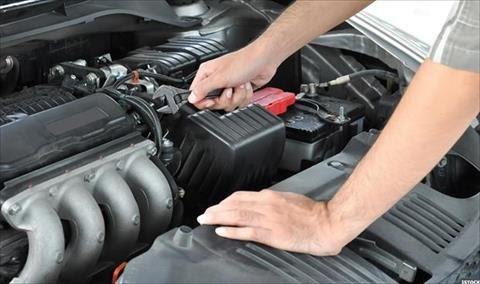 إصلاح محركات السيارات يتطلب فهمًا عميقًا للمكونات الداخلية والأنظمة التي تعمل معًا. من الضروري اتباع خطوات دقيقة للحفاظ على الأداء الأمثل للمحرك. عند حدوث مشكلة، لا بد من تحديد السبب بدقة واتباع منهج علمي لإصلاحها. إصلاح محركات السيارات