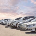 شراء السيارات المستعملة يمكن أن يكون خيارًا اقتصاديًا وذكيًا، لكنه يتطلب وعيًا ودقة لتجنب الأخطاء المكلفة. قبل الإقدام على هذه الخطوة، يجب أن تكون على دراية بالنصائح التي تضمن لك صفقة ناجحة. من تحديد ميزانيتك وفحص حالة السيارة إلى التحقق من تاريخها والصيانة المطلوبة، هناك عوامل أساسية يجب أن تراعيها للحصول على سيارة تلبي احتياجاتك بأفضل قيمة ممكنة. شراء السيارات المستعملة