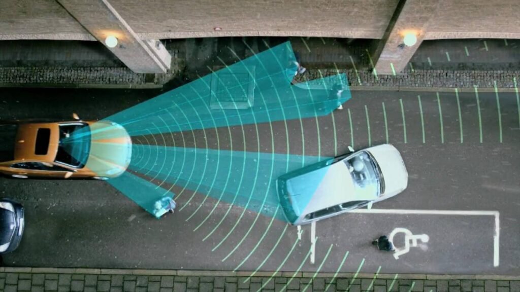 تقنيات السيارات الحديثة 2025 أصبحت محور اهتمام كبرى الشركات العالمية، حيث تشهد صناعة السيارات تطورًا هائلًا بفضل الابتكارات التكنولوجية المتسارعة. من أنظمة القيادة الذاتية والذكاء الاصطناعي إلى تقنيات السلامة المتقدمة والمركبات الكهربائية، أصبح التقدم التقني يغير مفهوم القيادة بشكل جذري. في هذا المقال، سنتعرف على أبرز التقنيات الحديثة التي ساهمت في تحسين أداء السيارات، زيادة كفاءتها، وتعزيز الأمان والراحة للسائقين والركاب. تقنيات السيارات الحديثة 2025