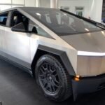 مع تزايد شعبية السيارات الكهربائية في مصر، أصبحت سيارات تسلا واحدة من الخيارات المفضلة للكثيرين بفضل تقنياتها المتطورة وأدائها المتميز. ومع ذلك، فإن صيانة هذه السيارات تتطلب مراكز خدمة متخصصة توفر خدمات عالية الجودة باستخدام أحدث التقنيات. في محافظة الشرقية، التي تشهد نموًا في استخدام السيارات الكهربائية، برزت الحاجة إلى مراكز صيانة موثوقة لسيارات تسلا. في الوطن كار، سنستعرض على أفضل مركز صيانة تسلا بالشرقية، مع التركيز على الخدمات المقدمة، عناوين وأرقام التواصل، تكلفة الصيانة، وإجابات عن الأسئلة الشائعة حول صيانة سيارات تسلا. مركز صيانة تسلا بالشرقية